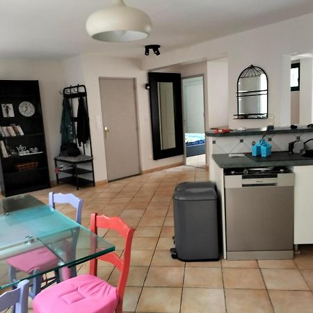 Appartement Au Centre Ville Avec Un Beau Jardin Prive Lannion Bagian luar foto