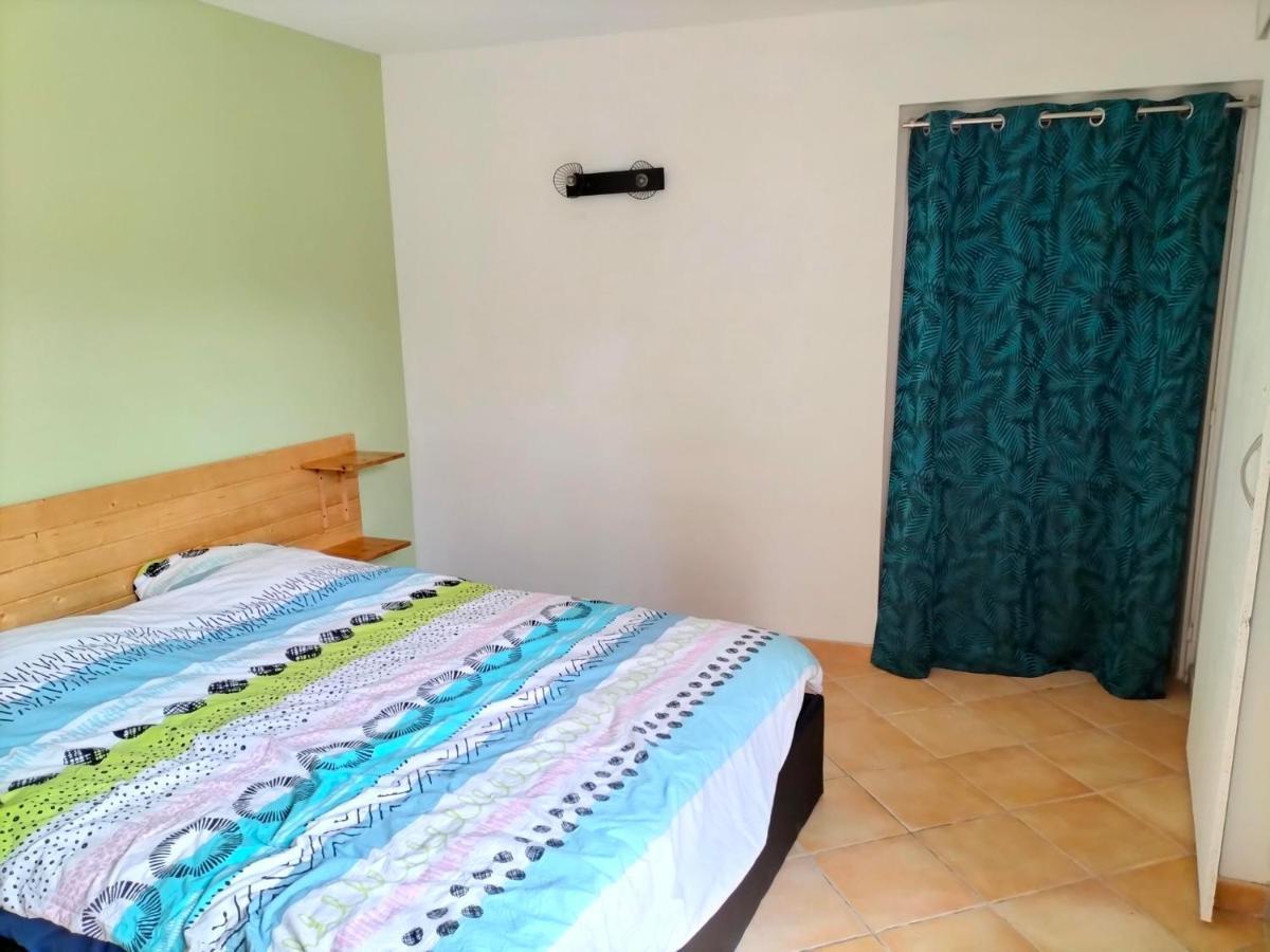 Appartement Au Centre Ville Avec Un Beau Jardin Prive Lannion Bagian luar foto