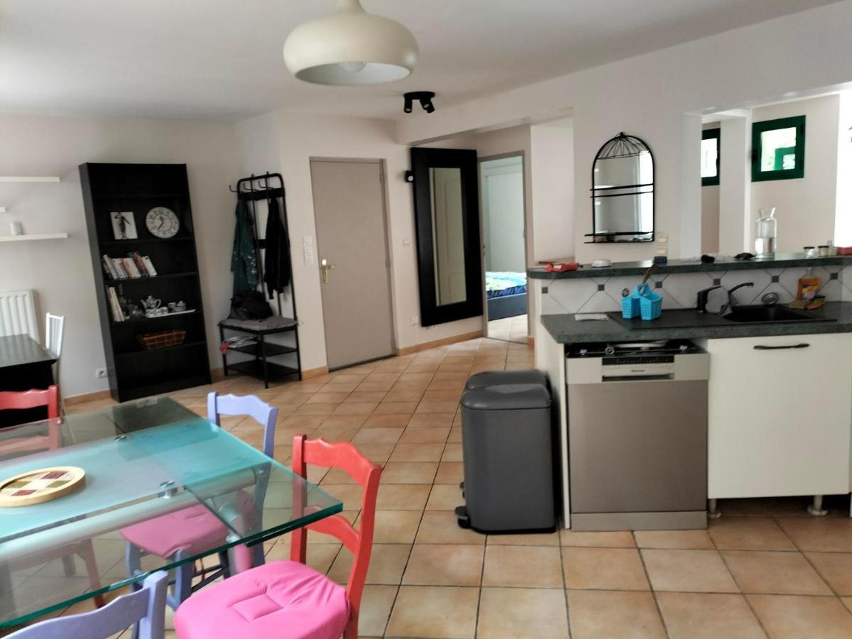 Appartement Au Centre Ville Avec Un Beau Jardin Prive Lannion Bagian luar foto
